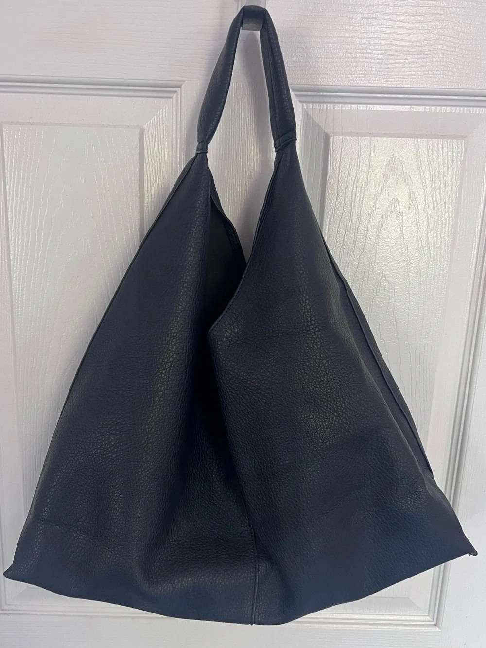 REVOLVE 8 OTHER REASONS Claire Hobo Bag NEW MSRP $130 dark navy